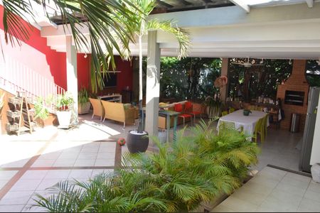 Casa para alugar com 782m², 5 quartos e 2 vagas Casa para alugar com 782m², 5 quartos e 2 vagasÁrea Gourmet