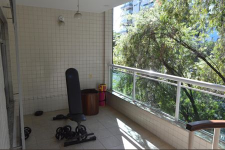 Casa para alugar com 782m², 5 quartos e 2 vagas Casa para alugar com 782m², 5 quartos e 2 vagasVaranda da Sala - Casa 2