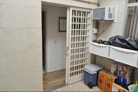 Casa para alugar com 782m², 5 quartos e 2 vagas Casa para alugar com 782m², 5 quartos e 2 vagasÁrea - Casa 1