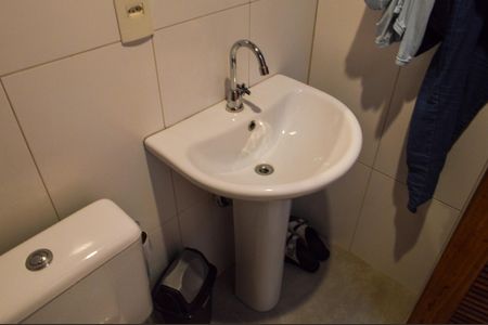 Casa para alugar com 782m², 5 quartos e 2 vagas Casa para alugar com 782m², 5 quartos e 2 vagasBanheiro de Serviço