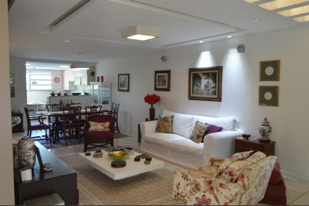 Casa para alugar com 782m², 5 quartos e 2 vagas Casa para alugar com 782m², 5 quartos e 2 vagasSala - Casa 2