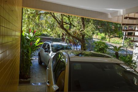 Casa para alugar com 782m², 5 quartos e 2 vagas Casa para alugar com 782m², 5 quartos e 2 vagasGaragem