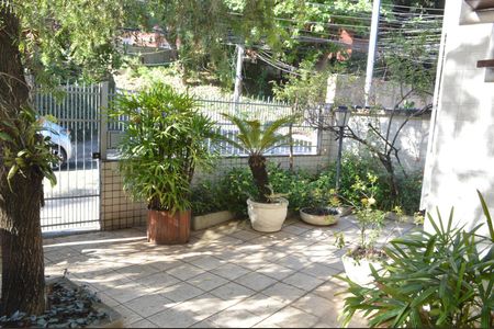 Casa para alugar com 782m², 5 quartos e 2 vagas Casa para alugar com 782m², 5 quartos e 2 vagasJardim