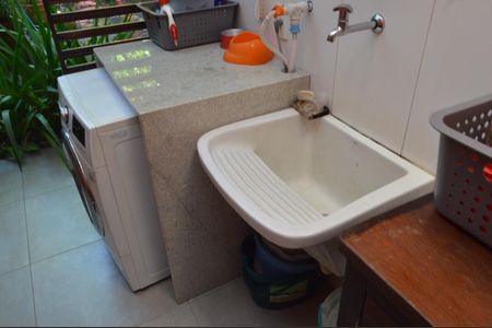 Casa para alugar com 782m², 5 quartos e 2 vagas Casa para alugar com 782m², 5 quartos e 2 vagasÁrea de Serviço