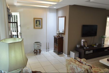 Casa para alugar com 782m², 5 quartos e 2 vagas Casa para alugar com 782m², 5 quartos e 2 vagasSala - Casa 2