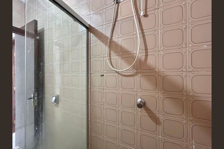 Casa para alugar com 210m², 2 quartos e 2 vagasBanheiro