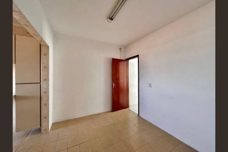 Casa para alugar com 210m², 2 quartos e 2 vagasCozinha 