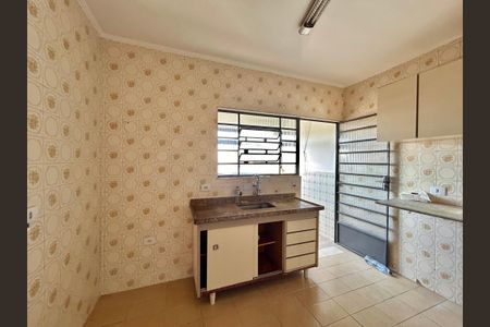 Casa para alugar com 210m², 2 quartos e 2 vagasCozinha