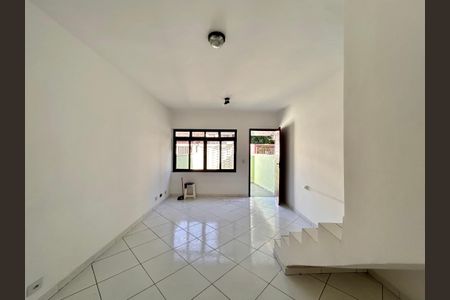 Casa para alugar com 210m², 2 quartos e 2 vagasSala