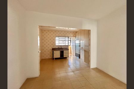 Casa para alugar com 210m², 2 quartos e 2 vagasCozinha 