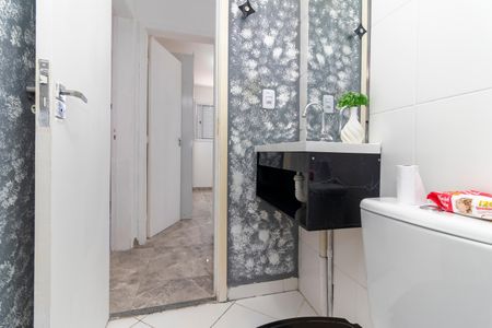 Apartamento à venda com 45m², 2 quartos e 1 vaga Apartamento à venda com 45m², 2 quartos e 1 vagaBanheiro