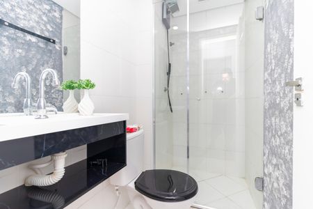 Apartamento à venda com 45m², 2 quartos e 1 vaga Apartamento à venda com 45m², 2 quartos e 1 vagaBanheiro