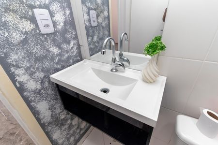 Apartamento à venda com 45m², 2 quartos e 1 vaga Apartamento à venda com 45m², 2 quartos e 1 vagaBanheiro