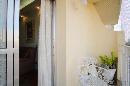 Apartamento à venda com 84m², 3 quartos e 2 vagasVaranda