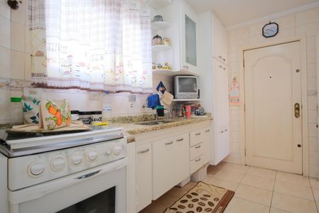 Apartamento à venda com 84m², 3 quartos e 2 vagasCozinha