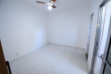 Casa à venda com 100m², 2 quartos e 2 vagasSuíte