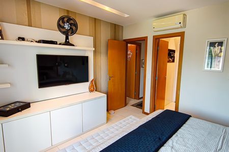 Casa de condomínio à venda com 177m², 4 quartos e 3 vagas Casa de condomínio à venda com 177m², 4 quartos e 3 vagasSuíte 4