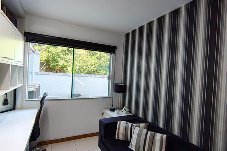 Casa de condomínio à venda com 177m², 4 quartos e 3 vagas Casa de condomínio à venda com 177m², 4 quartos e 3 vagasSuíte 2