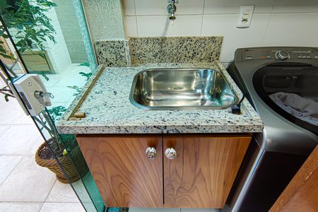 Casa de condomínio à venda com 177m², 4 quartos e 3 vagas Casa de condomínio à venda com 177m², 4 quartos e 3 vagasÁrea de Serviço