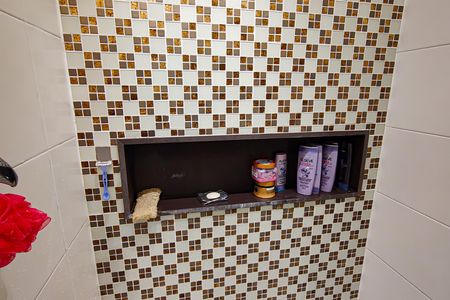 Casa de condomínio à venda com 177m², 4 quartos e 3 vagas Casa de condomínio à venda com 177m², 4 quartos e 3 vagasBanheiro da Suíte 4