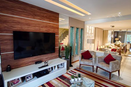 Casa de condomínio à venda com 177m², 4 quartos e 3 vagas Casa de condomínio à venda com 177m², 4 quartos e 3 vagasSala