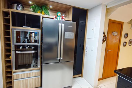 Casa de condomínio à venda com 177m², 4 quartos e 3 vagas Casa de condomínio à venda com 177m², 4 quartos e 3 vagasCozinha