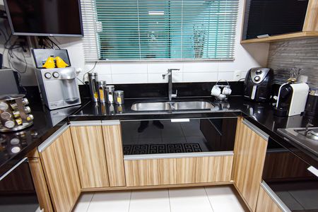 Casa de condomínio à venda com 177m², 4 quartos e 3 vagas Casa de condomínio à venda com 177m², 4 quartos e 3 vagasCozinha