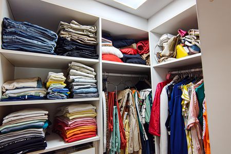 Casa de condomínio à venda com 177m², 4 quartos e 3 vagas Casa de condomínio à venda com 177m², 4 quartos e 3 vagasCloset da Suíte 4