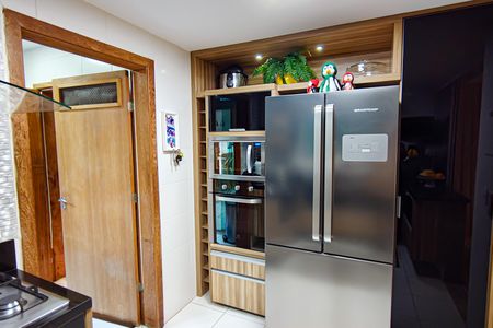 Casa de condomínio à venda com 177m², 4 quartos e 3 vagas Casa de condomínio à venda com 177m², 4 quartos e 3 vagasCozinha