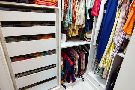 Casa de condomínio à venda com 177m², 4 quartos e 3 vagas Casa de condomínio à venda com 177m², 4 quartos e 3 vagasCloset da Suíte 4