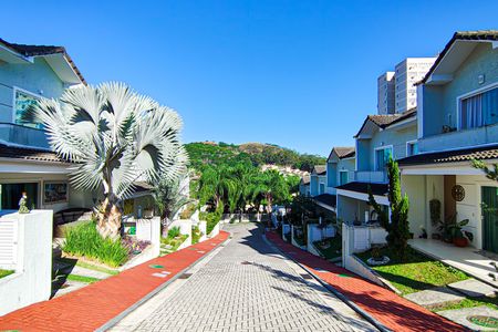 Casa de condomínio à venda com 177m², 4 quartos e 3 vagas Casa de condomínio à venda com 177m², 4 quartos e 3 vagasÁrea comum