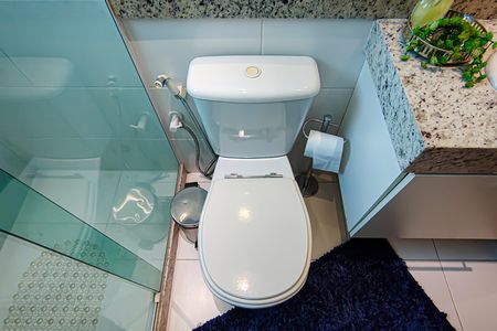 Casa de condomínio à venda com 177m², 4 quartos e 3 vagas Casa de condomínio à venda com 177m², 4 quartos e 3 vagasBanheiro da Suíte 1