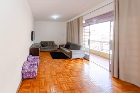 Casa à venda com 300m², 3 quartos e 5 vagasSala