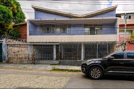 Casa à venda com 300m², 3 quartos e 5 vagasFachada