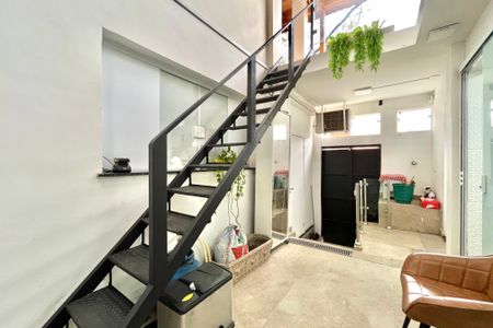 Casa para alugar com 340m², 4 quartos e 2 vagas Casa para alugar com 340m², 4 quartos e 2 vagasÁrea externa