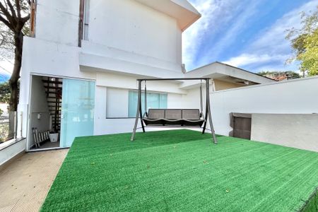 Casa para alugar com 340m², 4 quartos e 2 vagas Casa para alugar com 340m², 4 quartos e 2 vagasTerraço