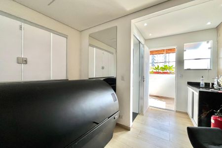 Casa para alugar com 340m², 4 quartos e 2 vagas Casa para alugar com 340m², 4 quartos e 2 vagasEdícula