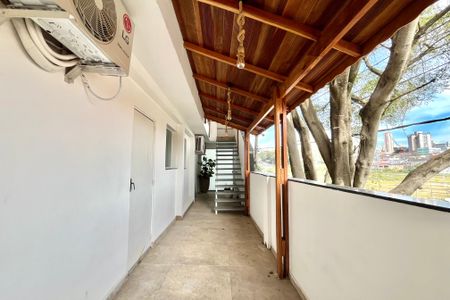 Casa para alugar com 340m², 4 quartos e 2 vagas Casa para alugar com 340m², 4 quartos e 2 vagasÁrea externa
