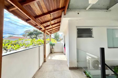 Casa para alugar com 340m², 4 quartos e 2 vagas Casa para alugar com 340m², 4 quartos e 2 vagasÁrea externa