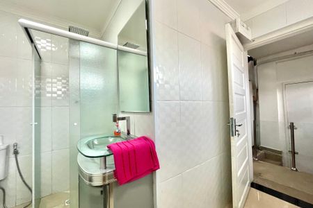 Casa para alugar com 340m², 4 quartos e 2 vagas Casa para alugar com 340m², 4 quartos e 2 vagasBanheiro 2