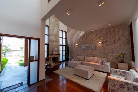 Sala de casa para alugar com 4 quartos, 406m² em Residencial das Estrelas, Barueri