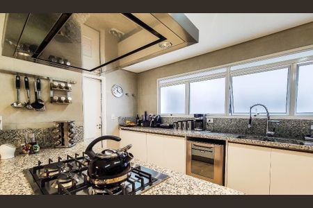 Apartamento à venda com 243m², 4 quartos e 4 vagas