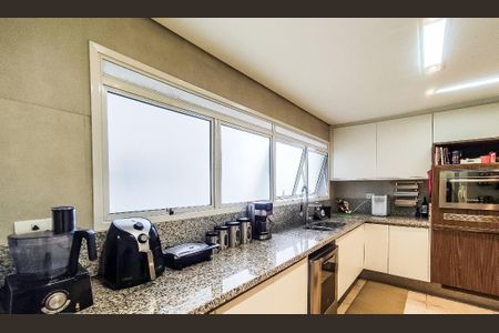 Apartamento à venda com 243m², 4 quartos e 4 vagas