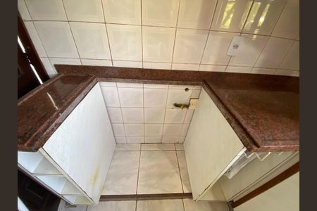 Casa de condomínio para alugar com 704m², 6 quartos e 2 vagasCozinha