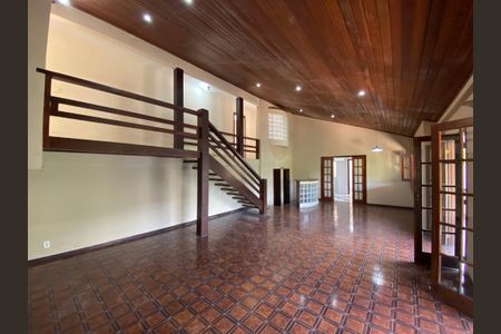 Casa de condomínio para alugar com 704m², 6 quartos e 2 vagasSala