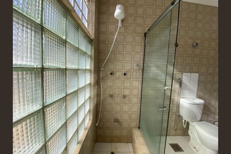 Casa de condomínio para alugar com 704m², 6 quartos e 2 vagasBanheiro 1