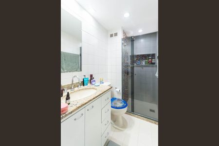 Apartamento à venda com 86m², 3 quartos e 1 vaga Apartamento à venda com 86m², 3 quartos e 1 vagaBanheiro Social