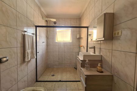 Casa à venda com 200m², 3 quartos e 3 vagas Casa à venda com 200m², 3 quartos e 3 vagasBanheiro 1