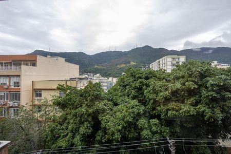Apartamento à venda com 94m², 2 quartos e 1 vaga Apartamento à venda com 94m², 2 quartos e 1 vagaÁrea de Serviço Vista