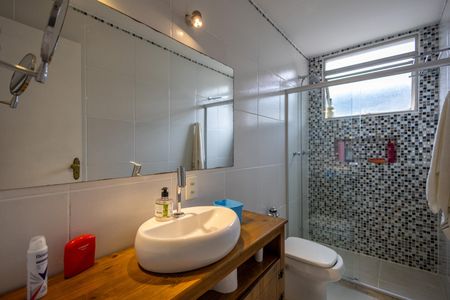 Apartamento à venda com 94m², 2 quartos e 1 vaga Apartamento à venda com 94m², 2 quartos e 1 vagaBanheiro da Suíte